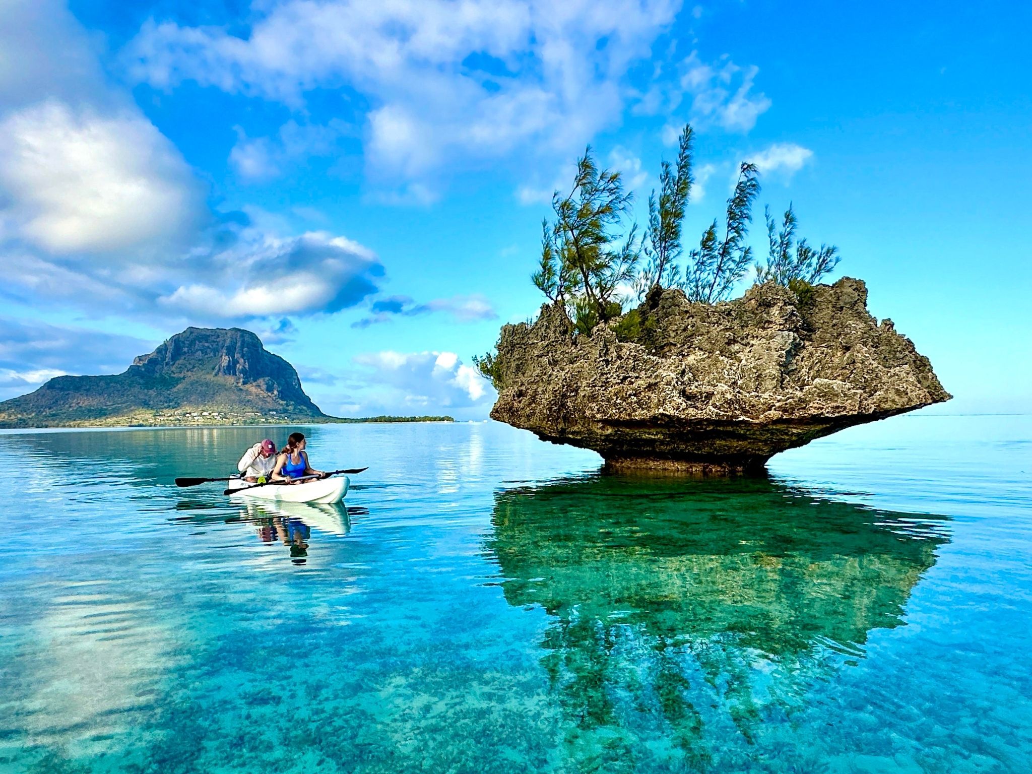Kayaking to Benitiers Island